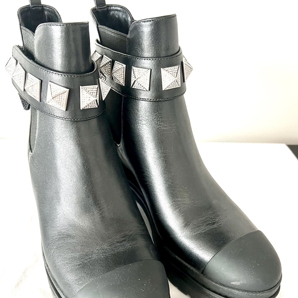 Michael by Michael Kors Black Leather Bootie NEW❤️